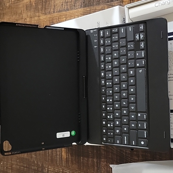 Keyboard Case For Ipad 360° - Picture 11 of 15